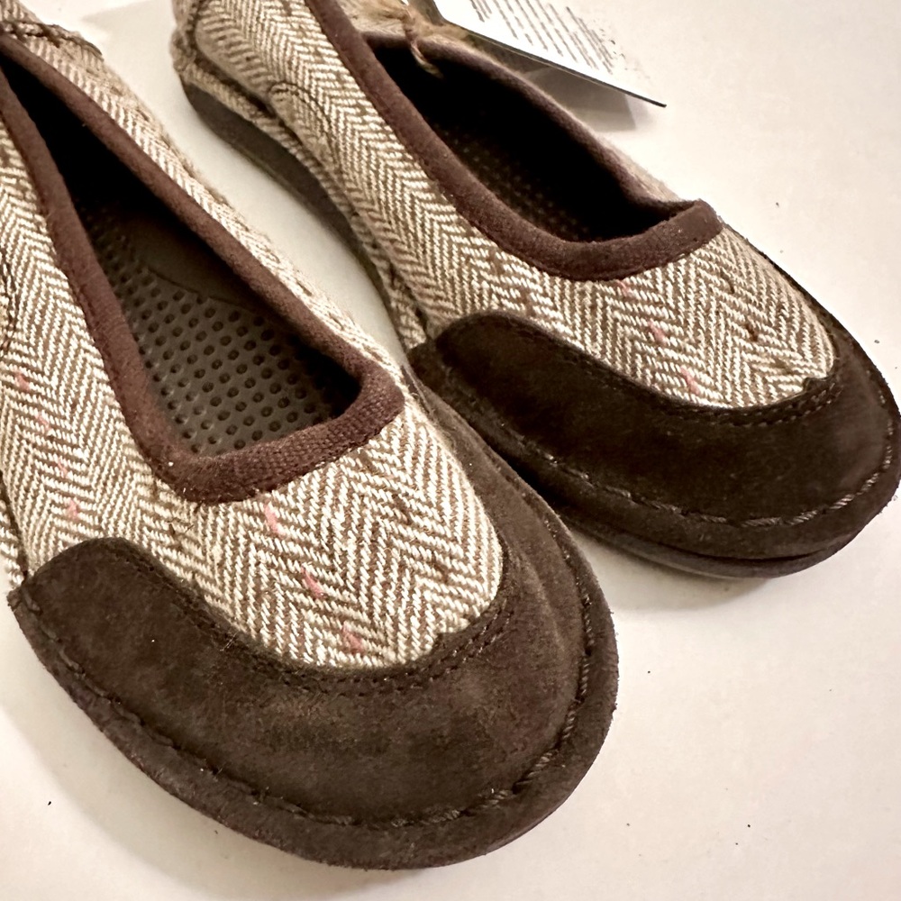 *NWT* Ocean Minded slip-on flats